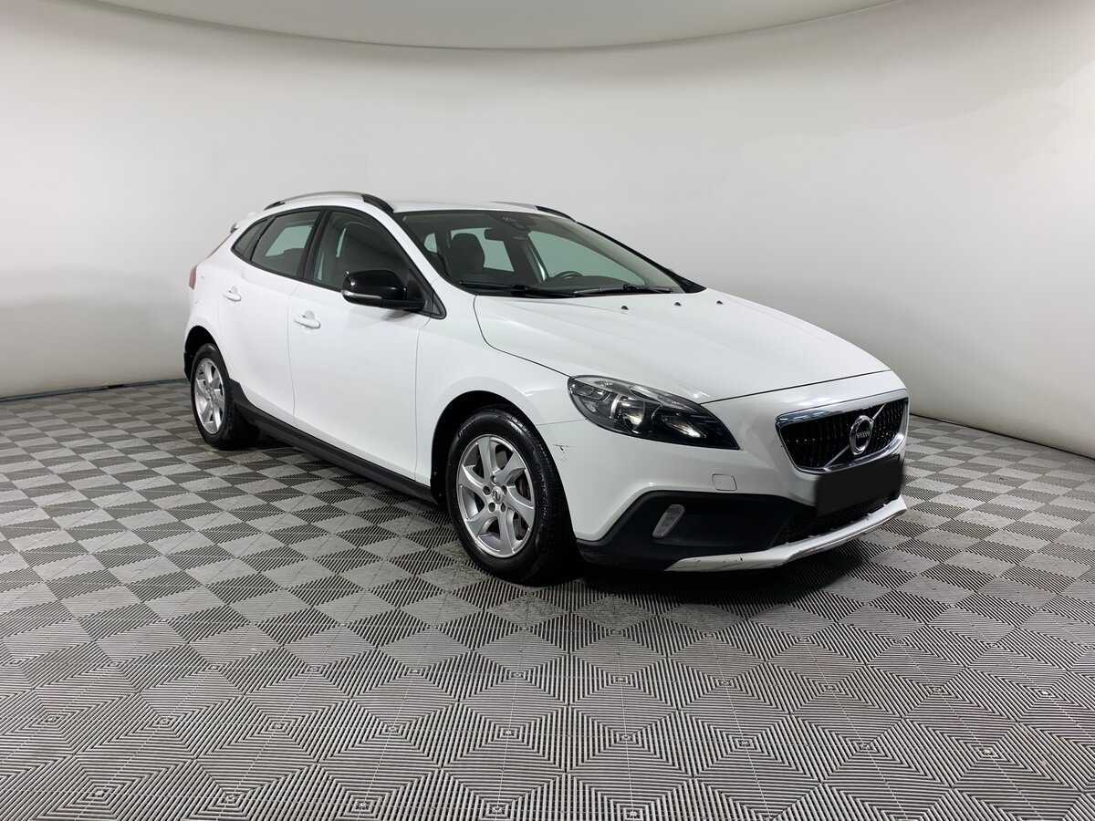 Купить Volvo V40 Cross Country с пробегом. Фото: #2