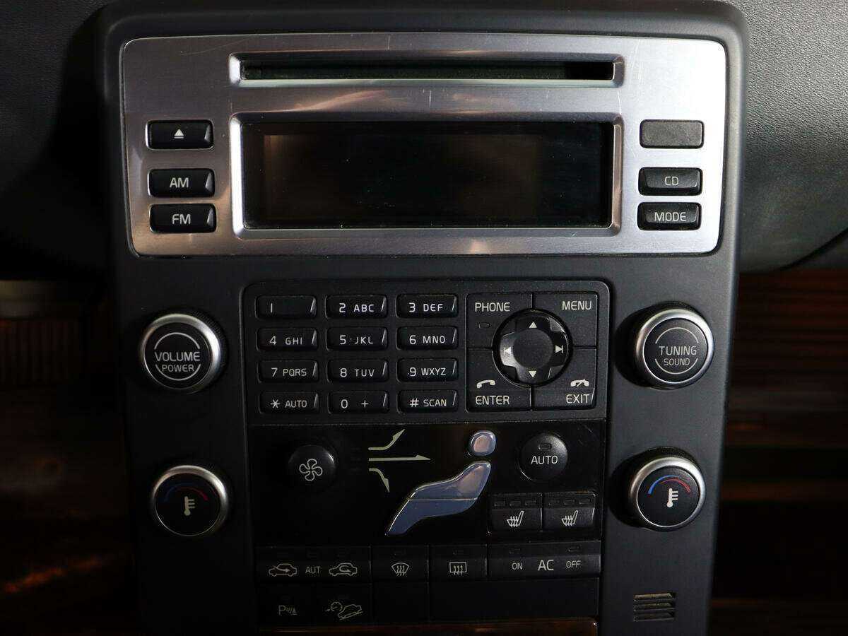 Купить Volvo XC70 с пробегом. Фото: #16