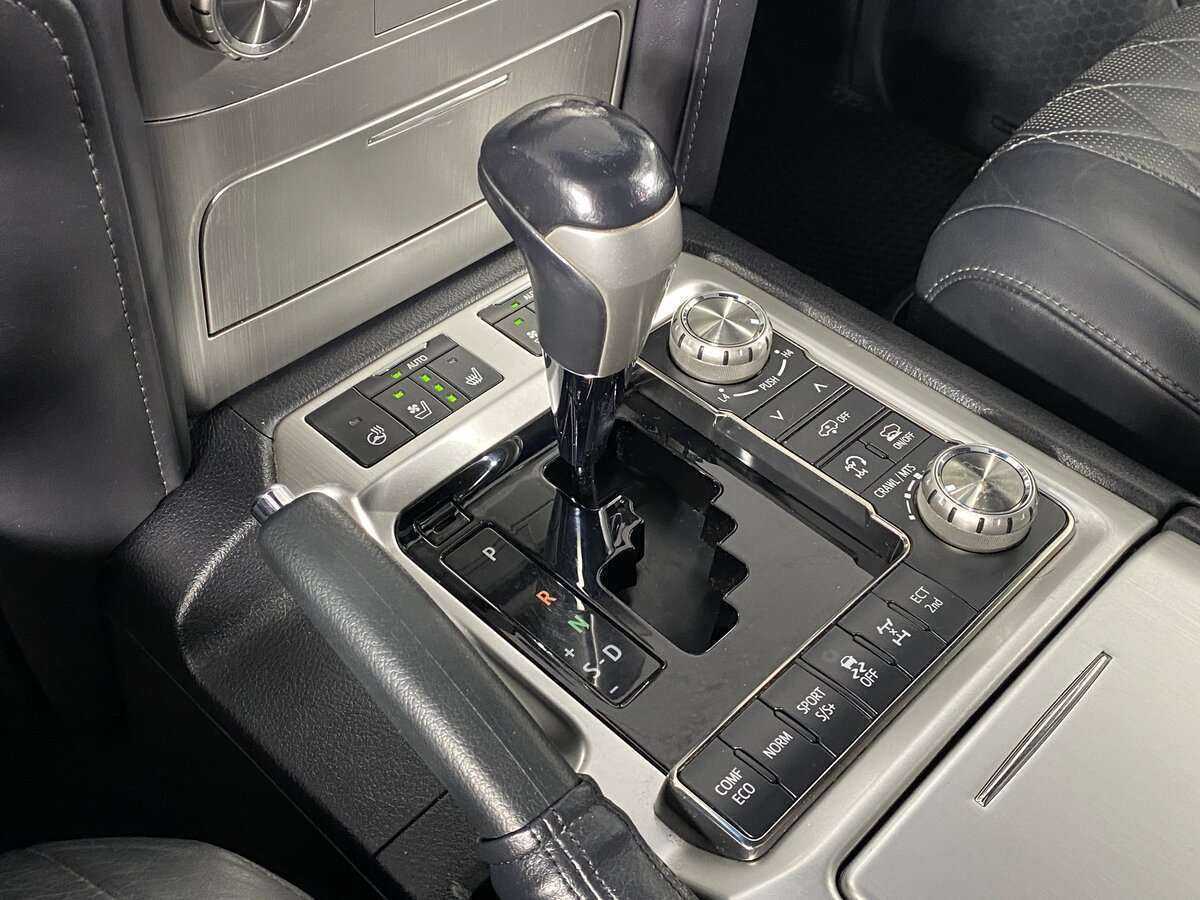 Купить Toyota Land Cruiser с пробегом. Фото: #13