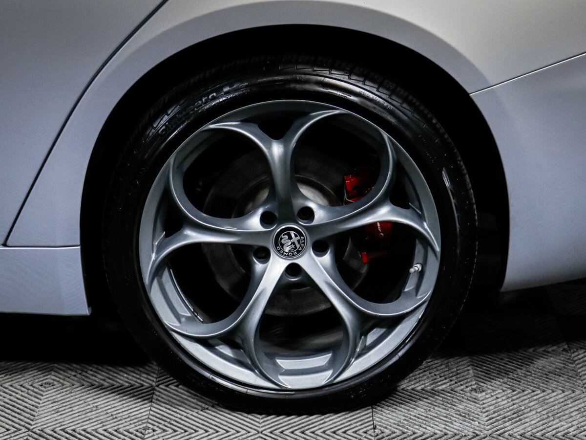 Купить Alfa Romeo Giulia с пробегом. Фото: #11