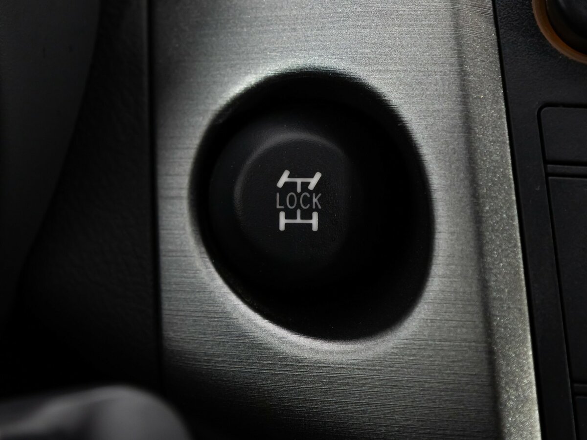 Купить Toyota RAV4 с пробегом. Фото: #14