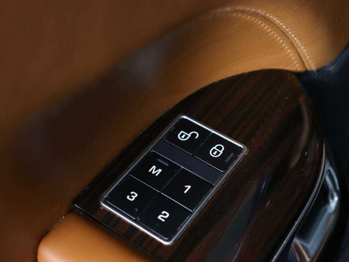 Купить Land Rover Range Rover с пробегом. Фото: #13