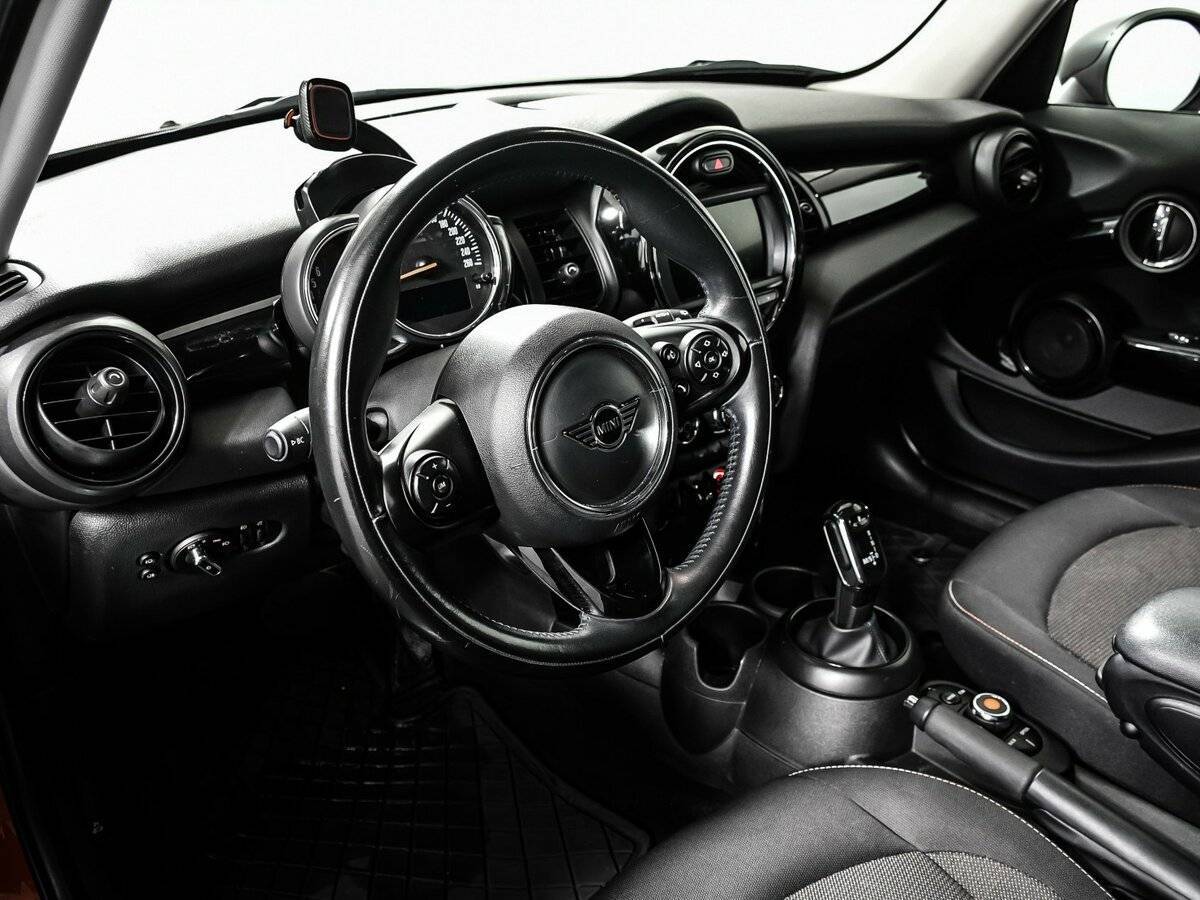 Купить Mini Hatch с пробегом. Фото: #12