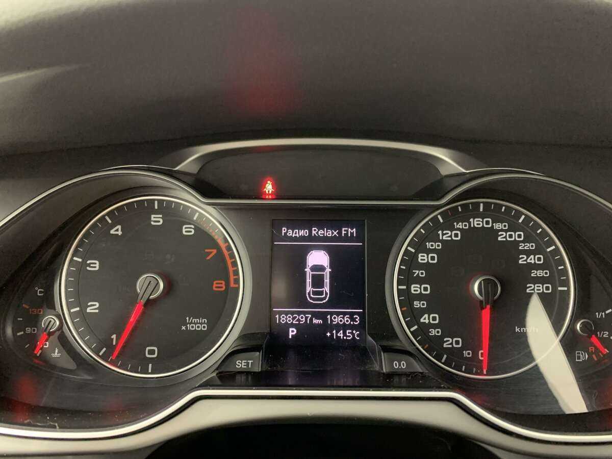 Купить Audi A4 с пробегом. Фото: #8