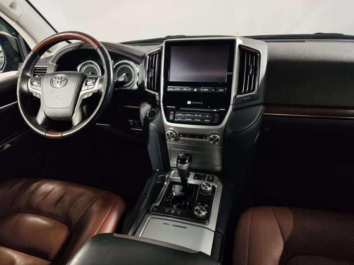 Купить Toyota Land Cruiser с пробегом. Фото: #29