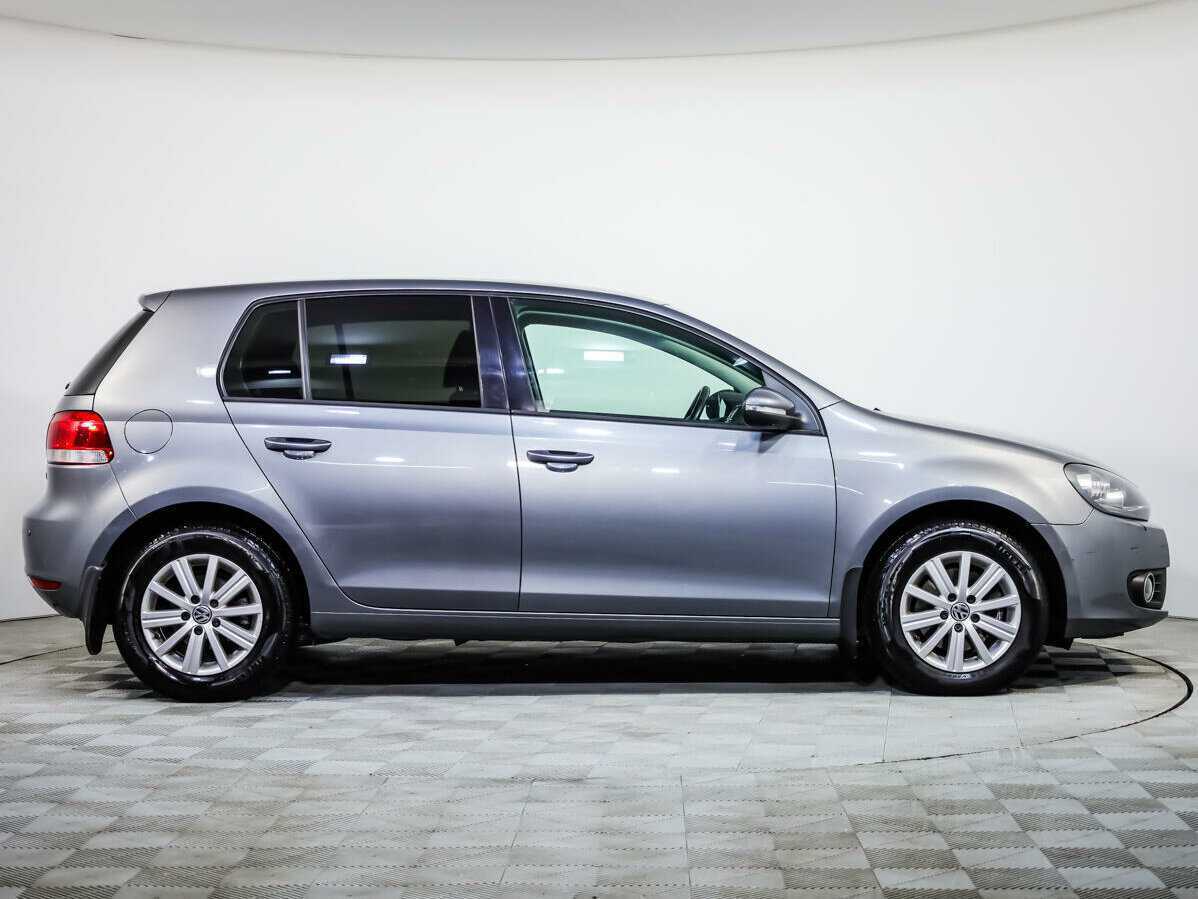 Купить Volkswagen Golf с пробегом. Фото: #2