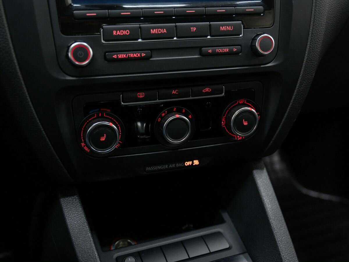 Купить Volkswagen Jetta с пробегом. Фото: #15