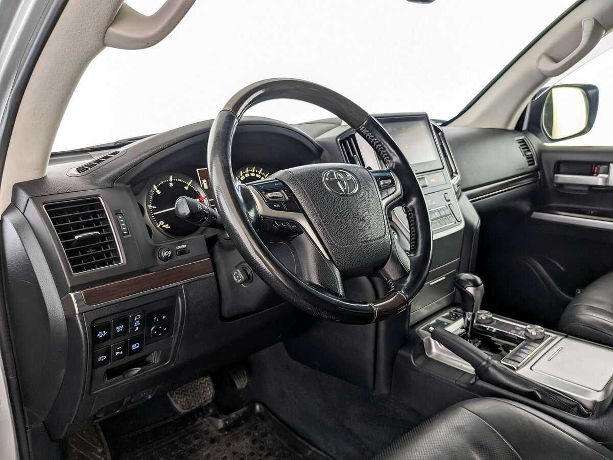 Купить Toyota Land Cruiser с пробегом. Фото: #13