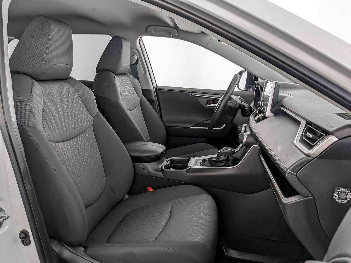 Купить Toyota RAV4 с пробегом. Фото: #18