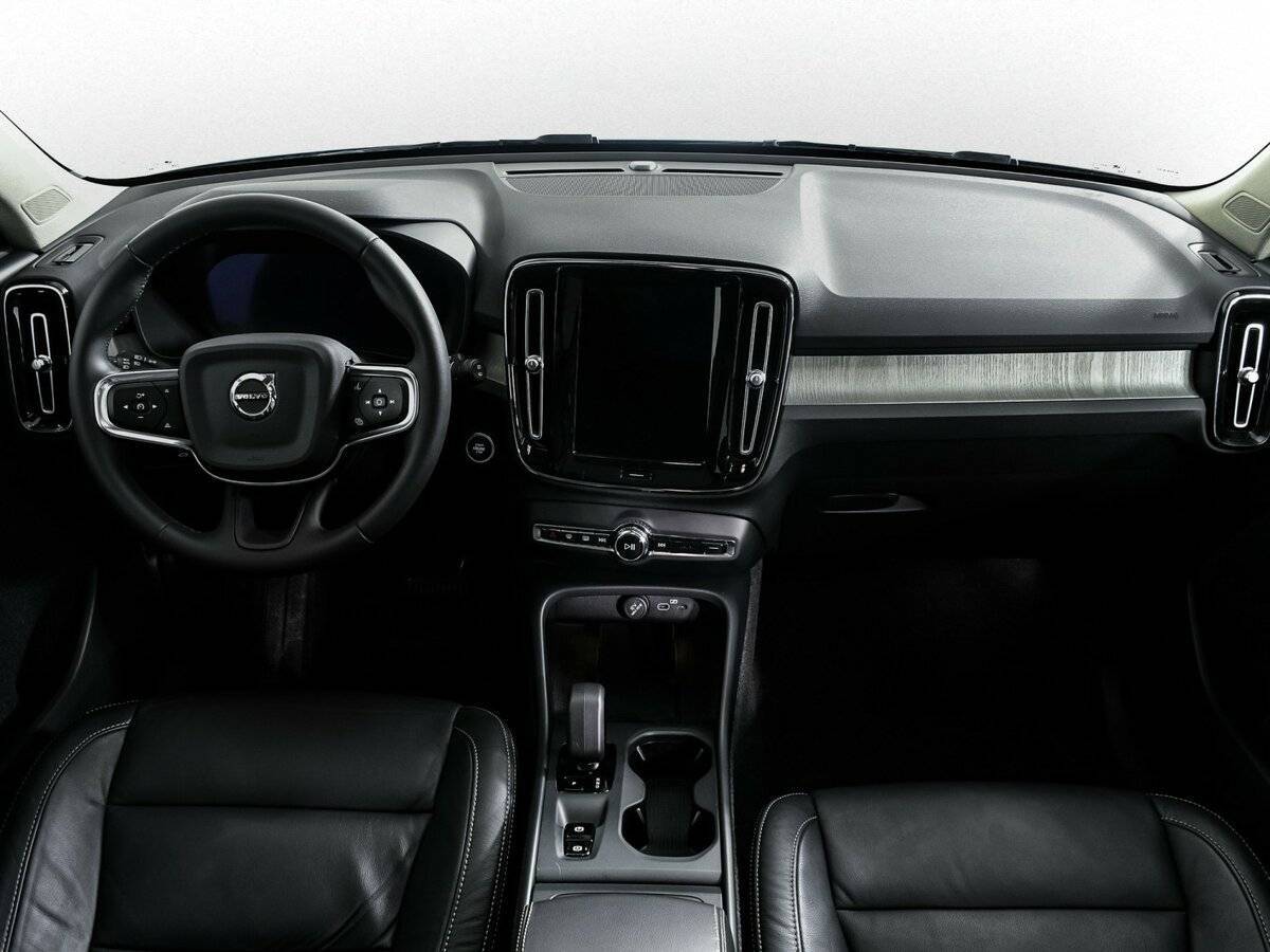 Купить Volvo XC40 с пробегом. Фото: #10