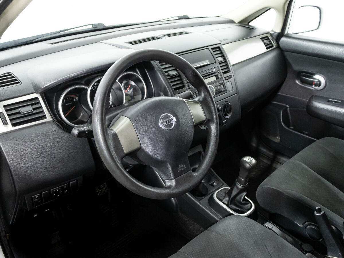 Купить Nissan Tiida с пробегом. Фото: #10