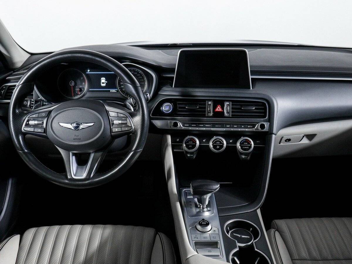 Купить Genesis G70 с пробегом. Фото: #10