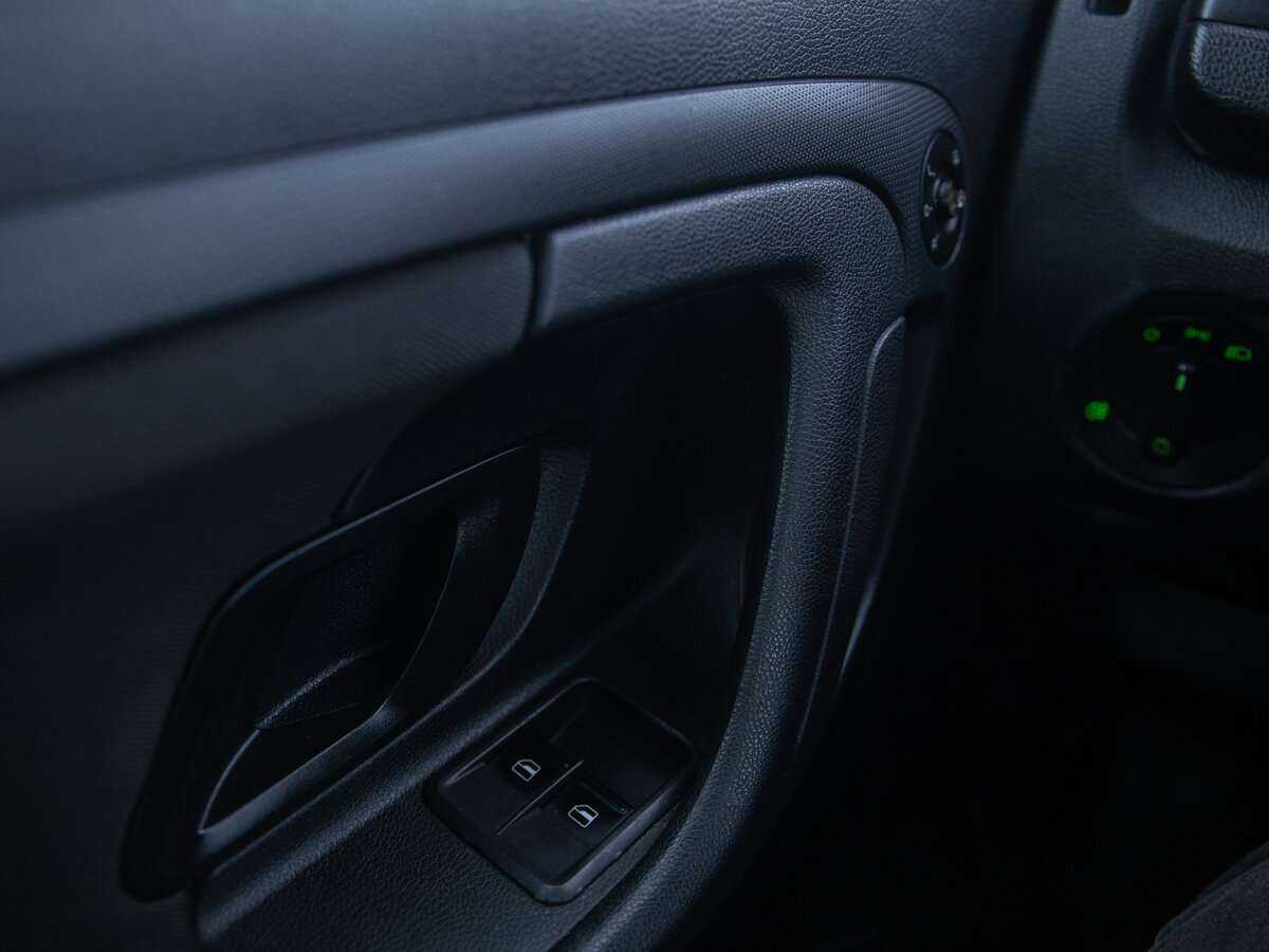 Купить Skoda Roomster с пробегом. Фото: #13