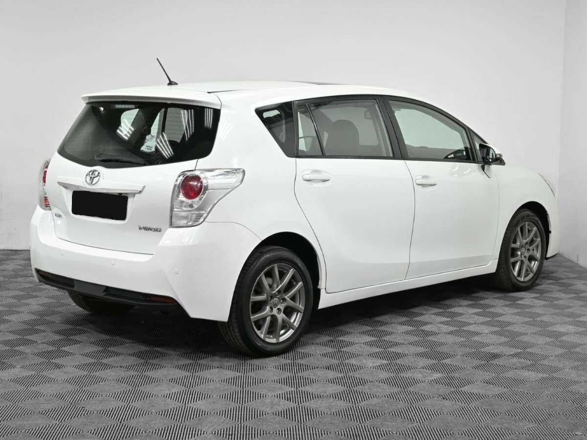 Купить Toyota Verso с пробегом. Фото: #1