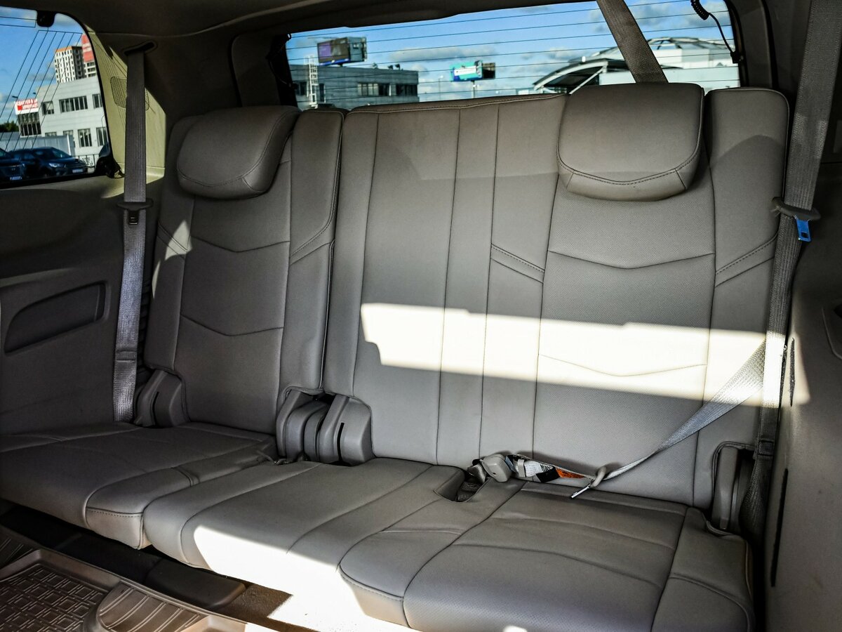 Купить Cadillac Escalade с пробегом. Фото: #11