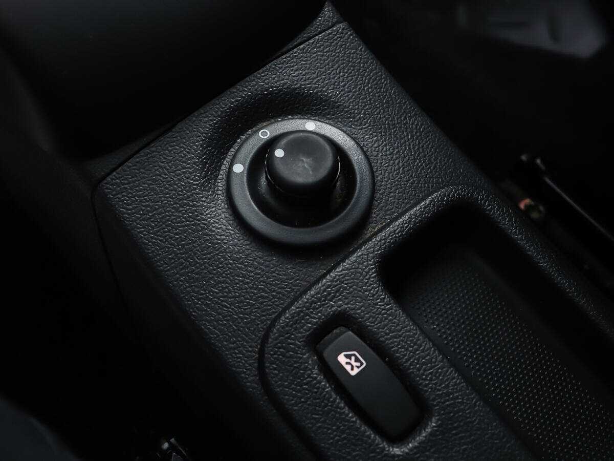 Купить Renault Sandero с пробегом. Фото: #14