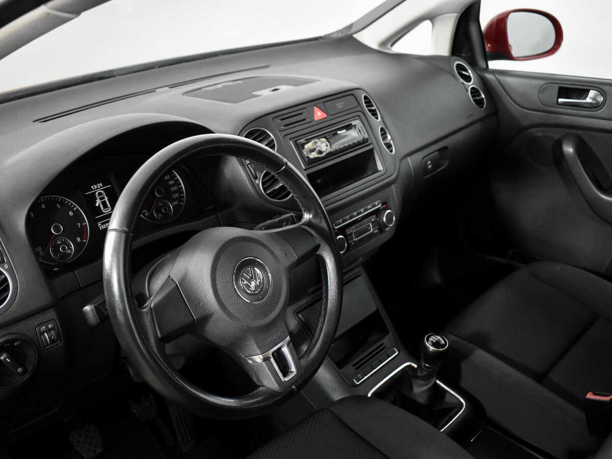 Купить Volkswagen Golf Plus с пробегом. Фото: #8