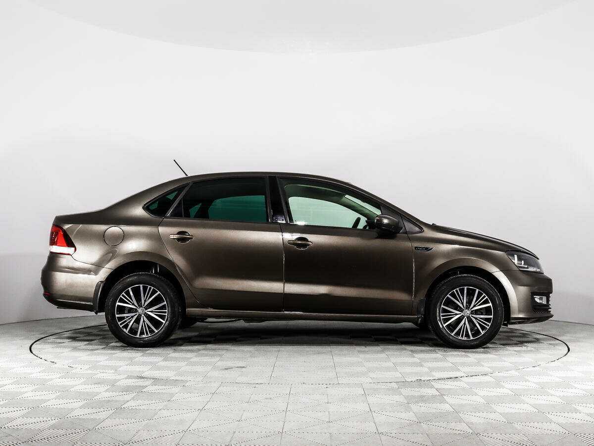 Купить Volkswagen Polo с пробегом. Фото: #3