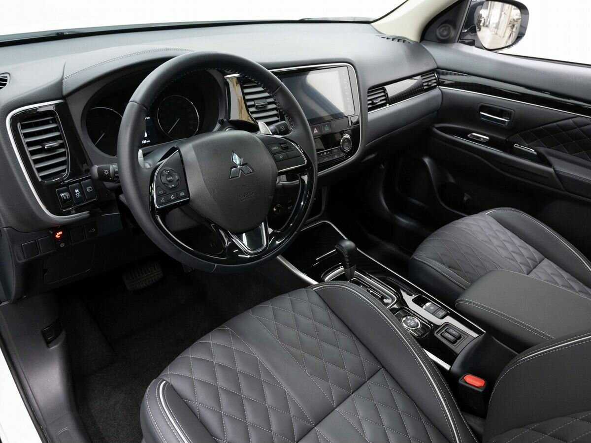 Купить Mitsubishi Outlander с пробегом. Фото: #9