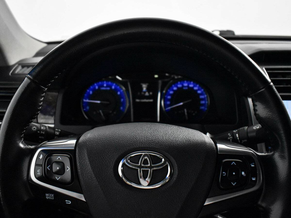 Купить Toyota Camry с пробегом. Фото: #19