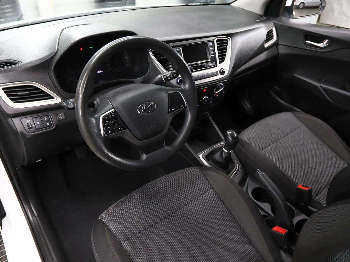 Купить Hyundai Solaris с пробегом. Фото: #9