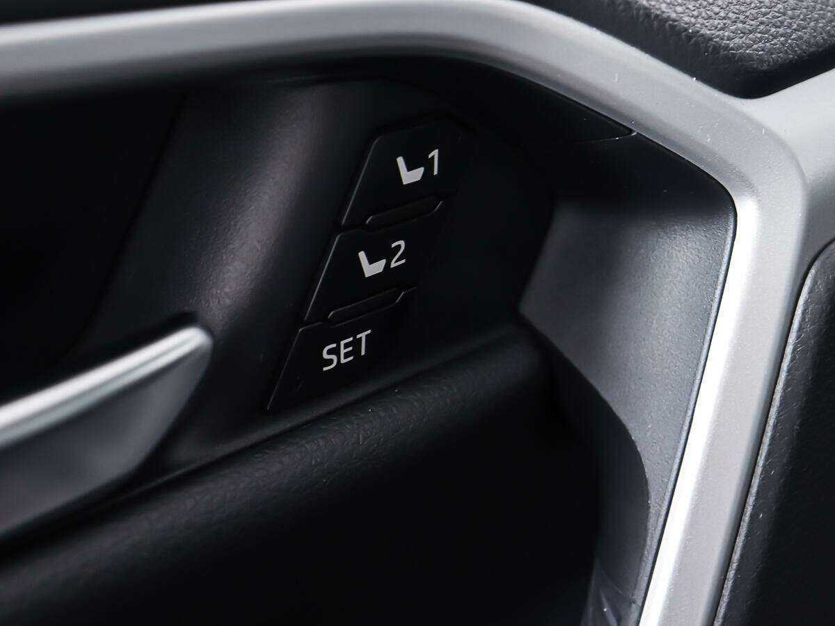 Купить Toyota RAV4 с пробегом. Фото: #14
