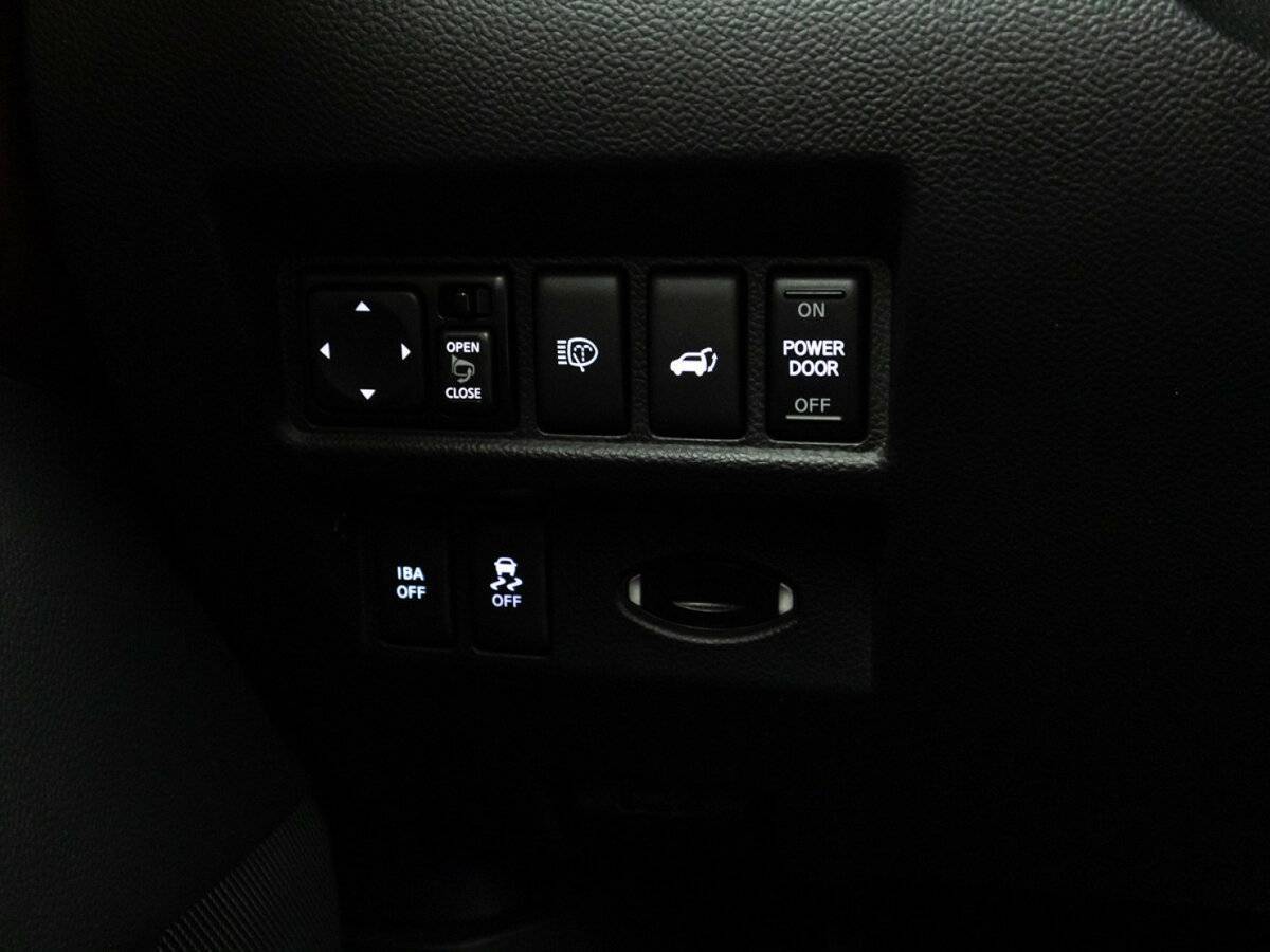 Купить Infiniti QX70 с пробегом. Фото: #25