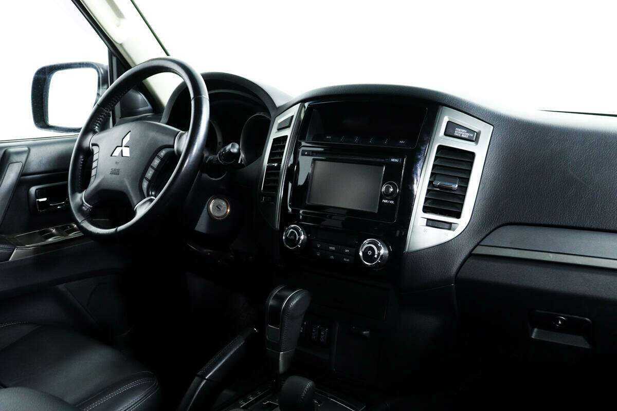 Купить Mitsubishi Pajero с пробегом. Фото: #7
