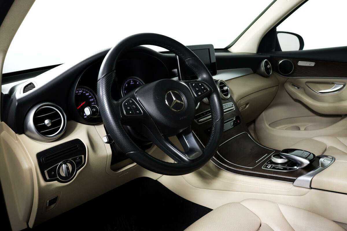 Купить Mercedes-Benz GLC с пробегом. Фото: #12