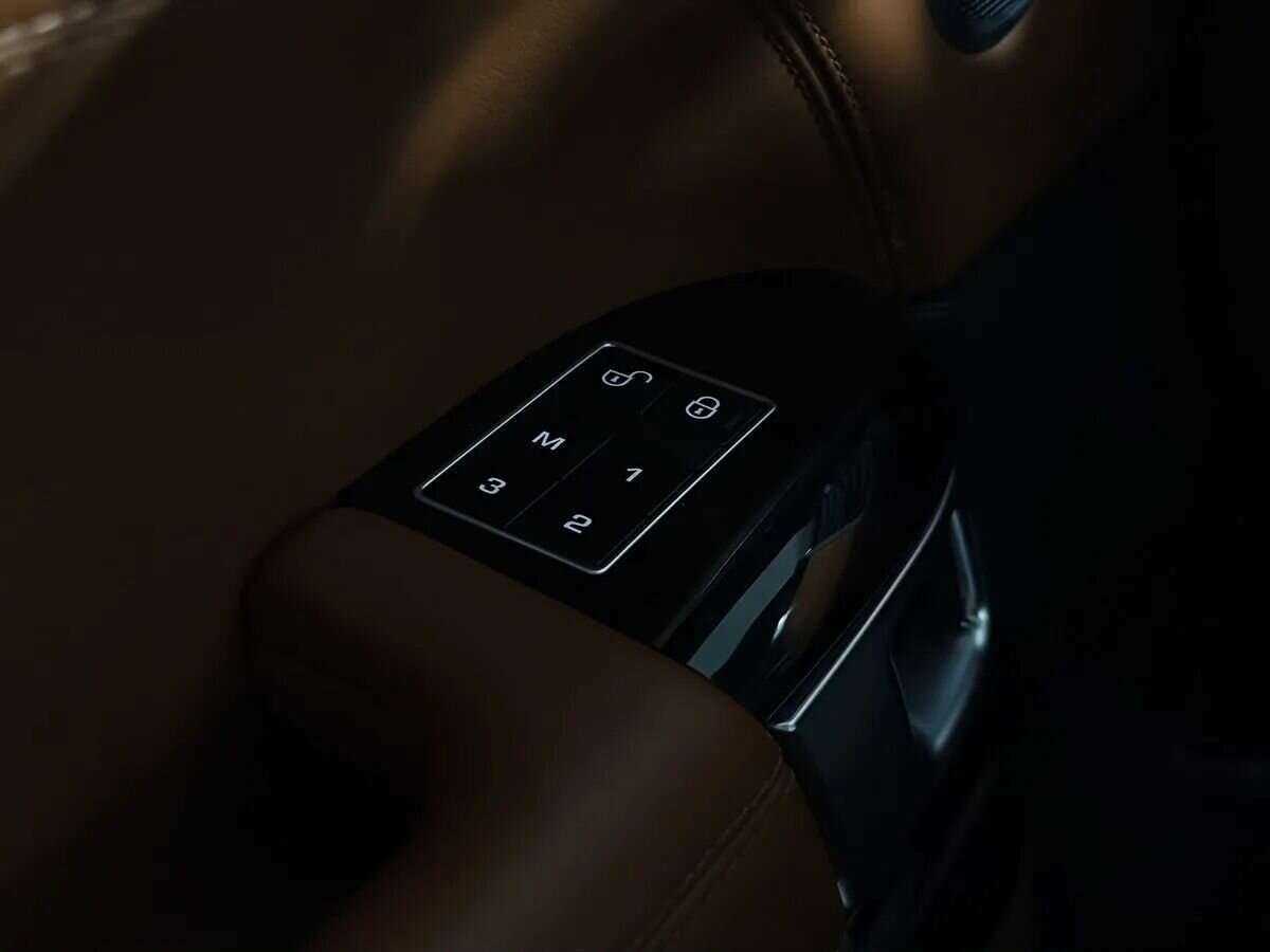 Купить Land Rover Range Rover с пробегом. Фото: #32