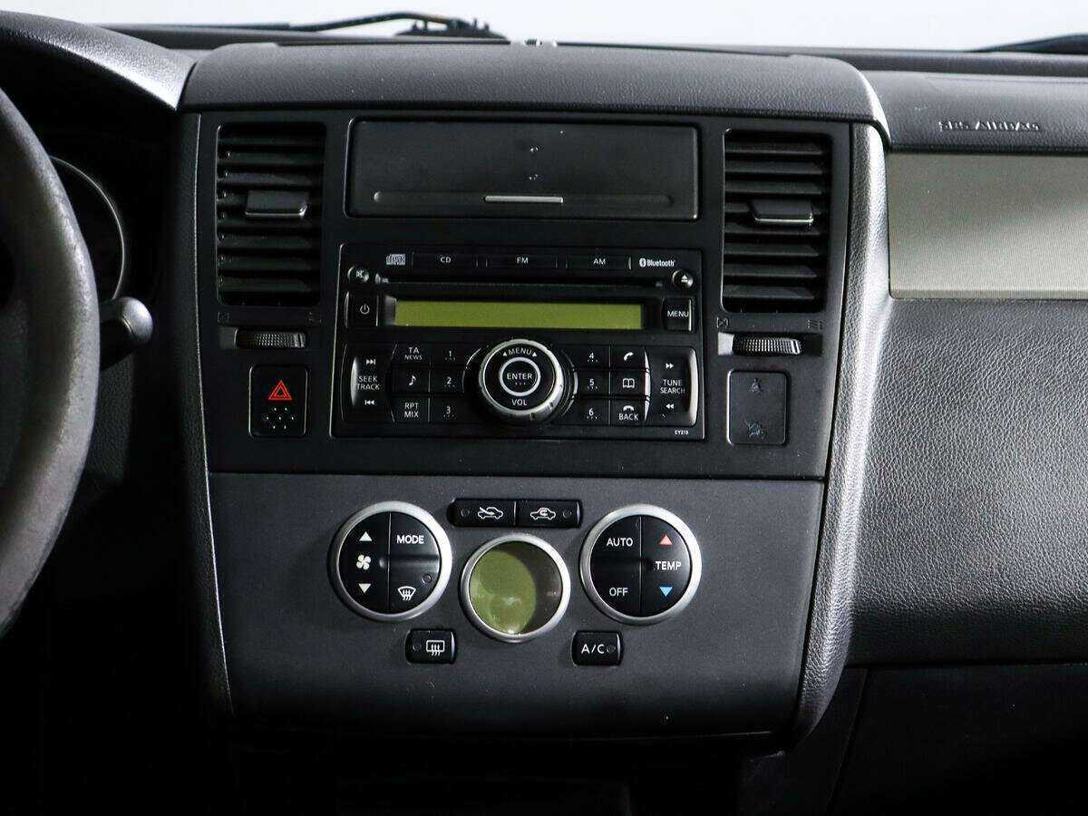 Купить Nissan Tiida с пробегом. Фото: #10