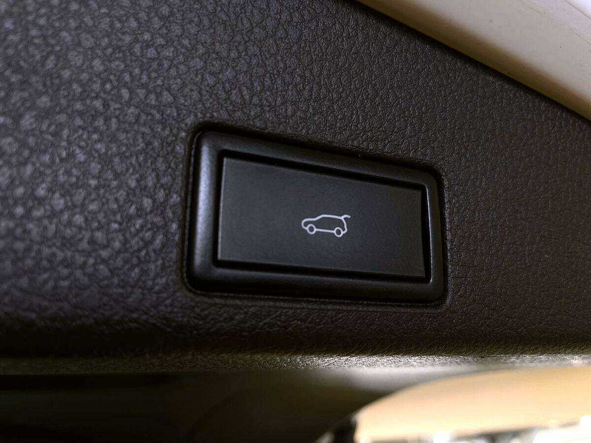 Купить Volkswagen Touareg с пробегом. Фото: #11