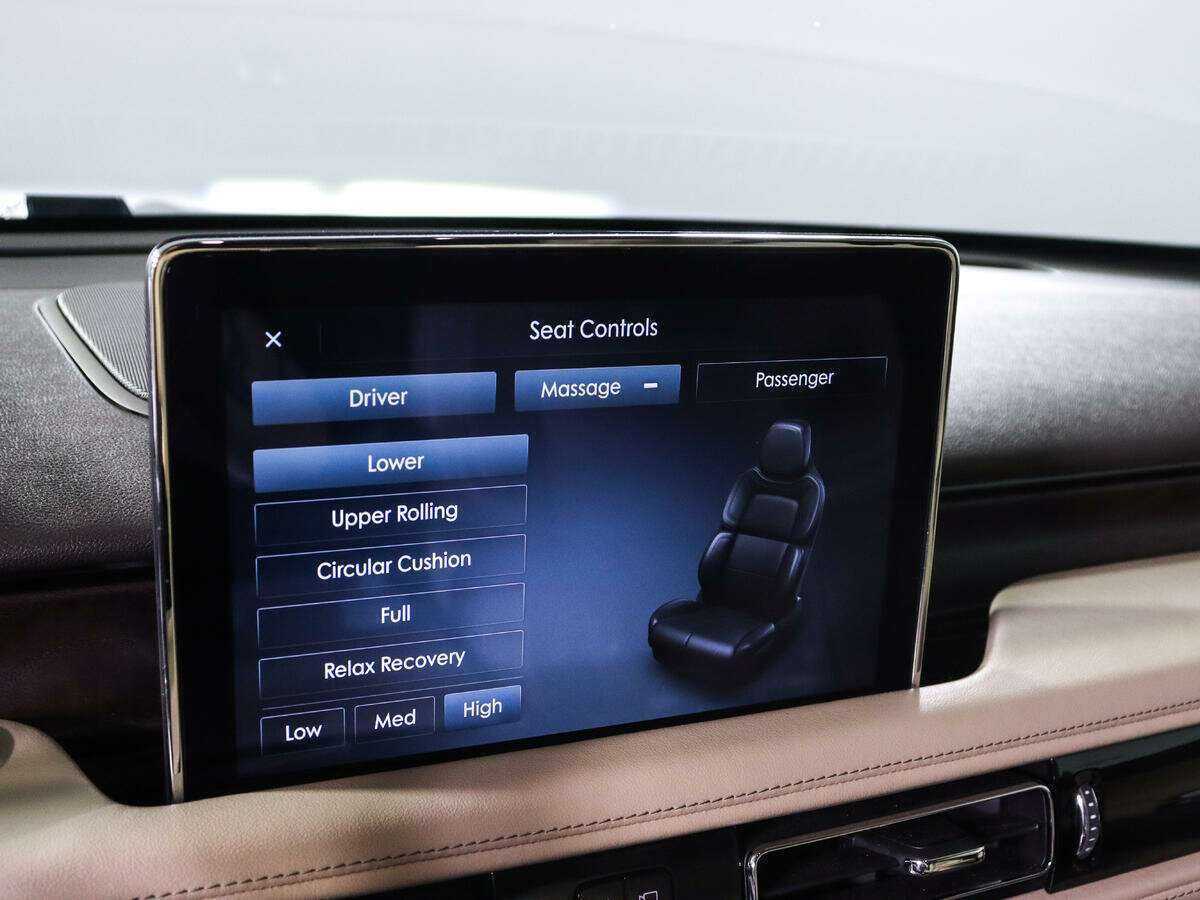 Купить Lincoln Aviator с пробегом. Фото: #17