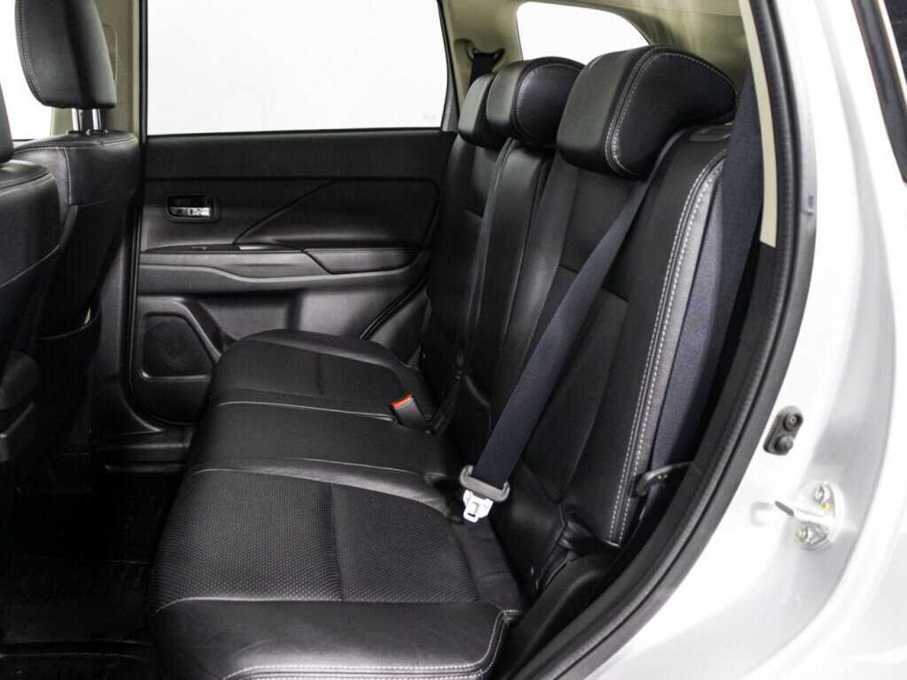 Купить Mitsubishi Outlander с пробегом. Фото: #9