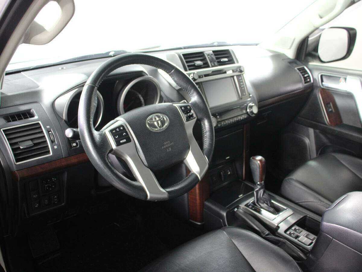 Купить Toyota Land Cruiser Prado с пробегом. Фото: #12