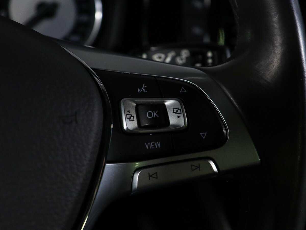 Купить Volkswagen Touareg с пробегом. Фото: #18