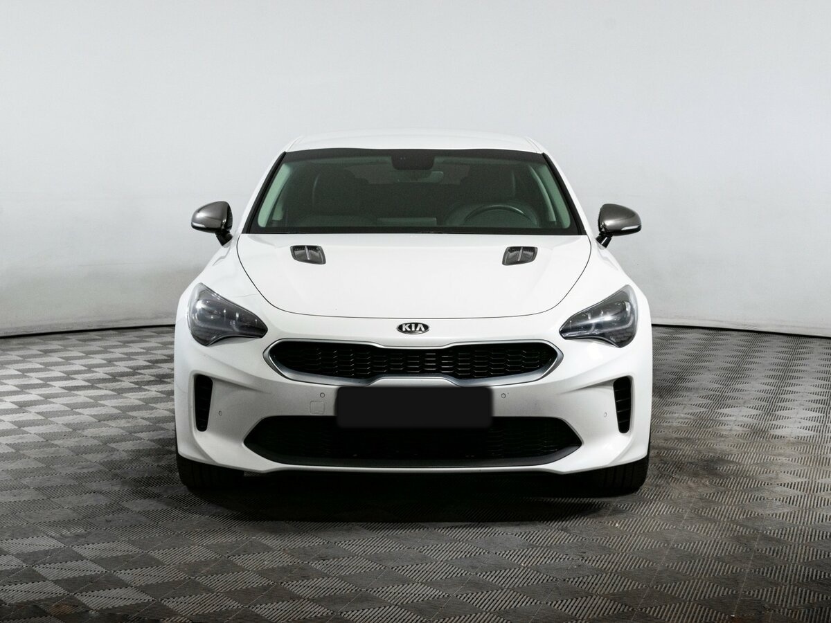 Купить Kia Stinger с пробегом. Фото: #1