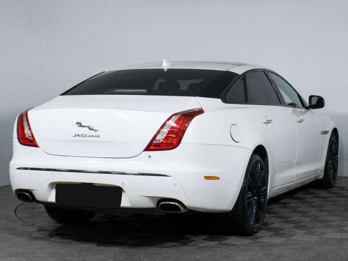 Купить Jaguar XJ с пробегом. Фото: #4