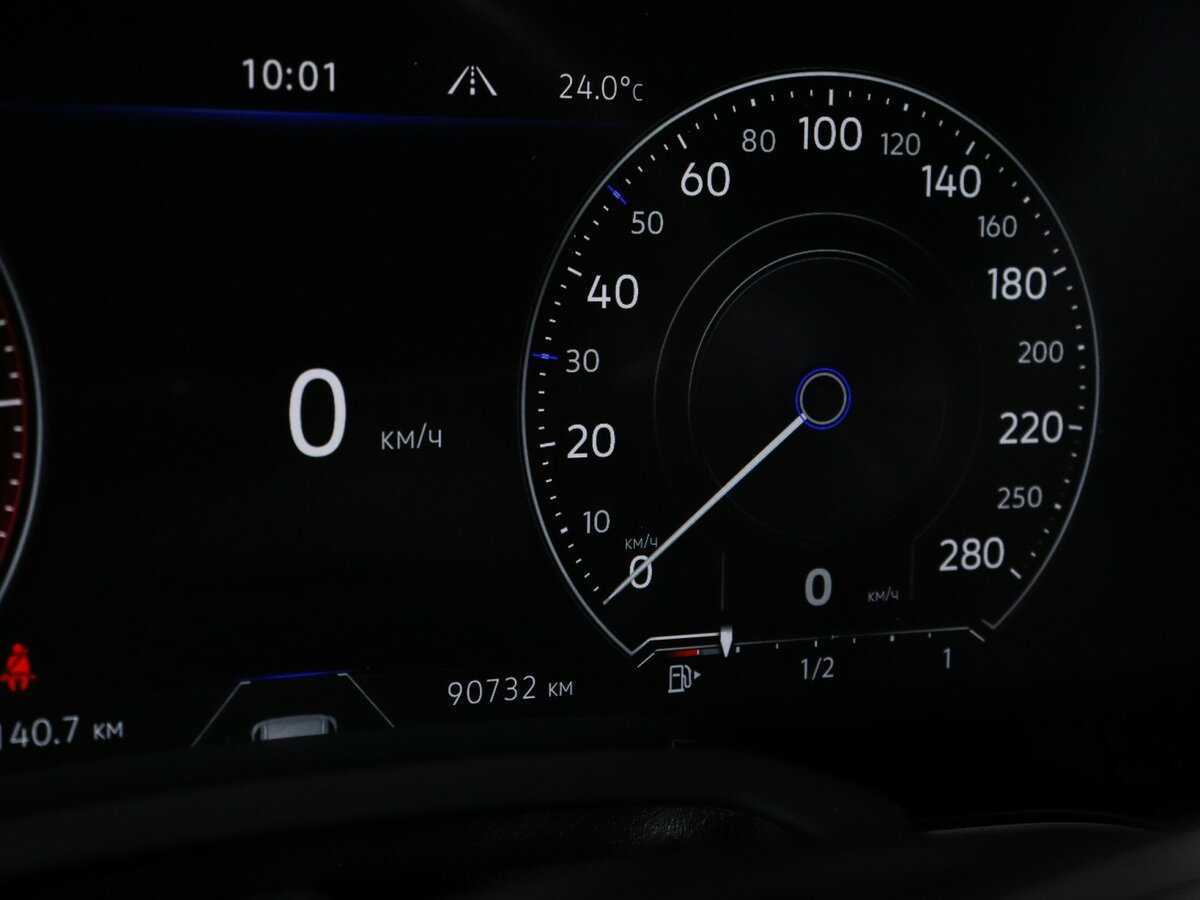 Купить Volkswagen Touareg с пробегом. Фото: #10