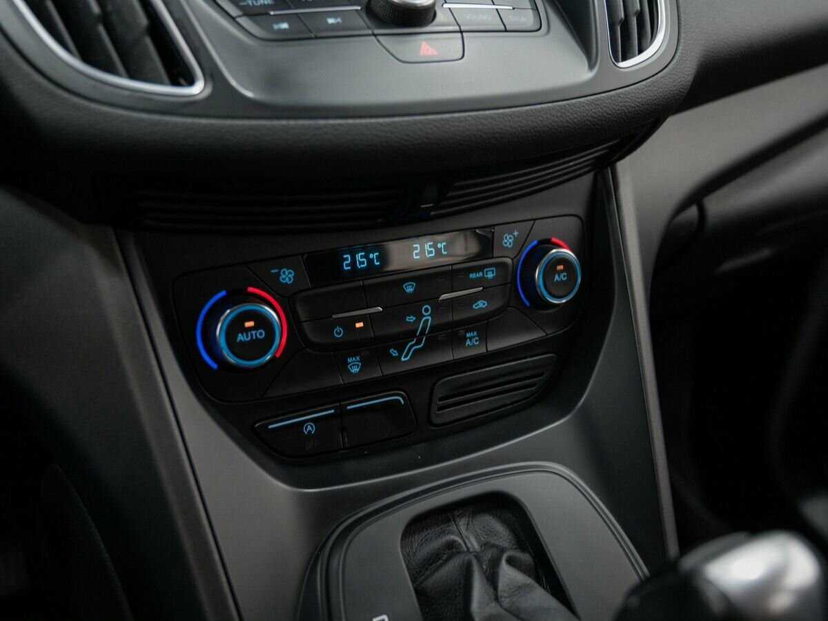 Купить Ford C-MAX с пробегом. Фото: #17