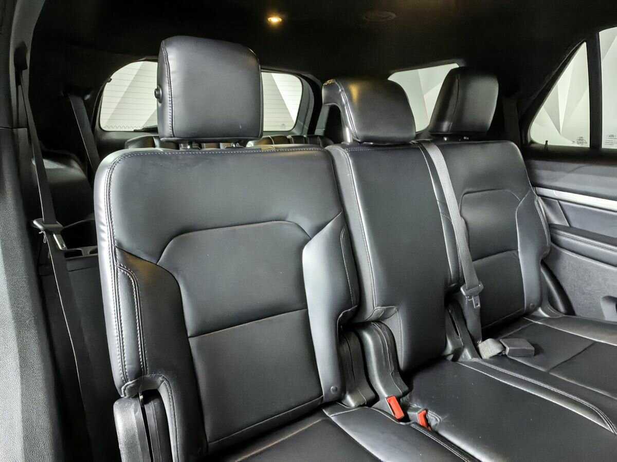 Купить Ford Explorer с пробегом. Фото: #12