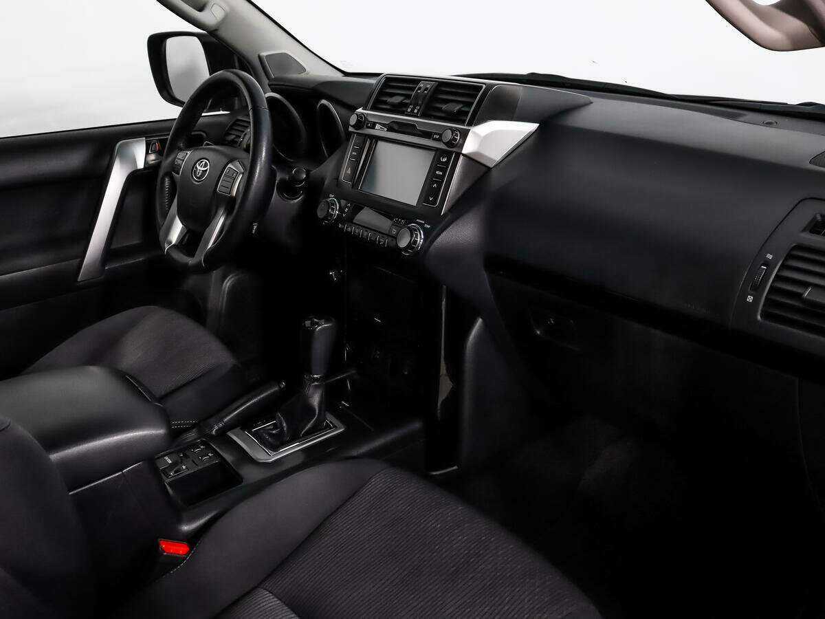 Купить Toyota Land Cruiser Prado с пробегом. Фото: #10