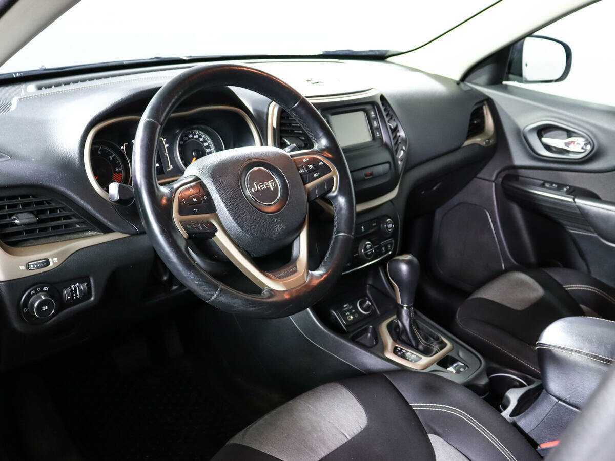 Купить Jeep Cherokee с пробегом. Фото: #11