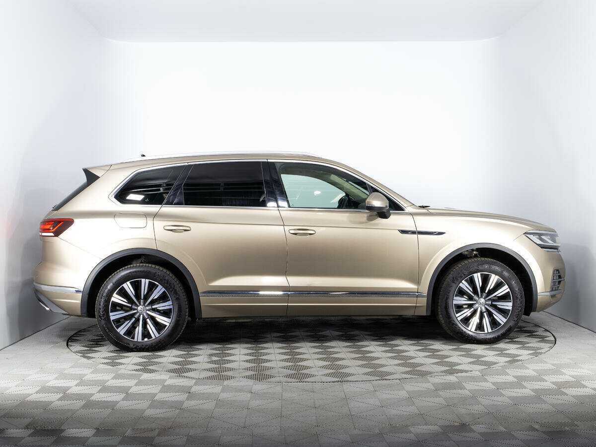 Купить Volkswagen Touareg с пробегом. Фото: #3
