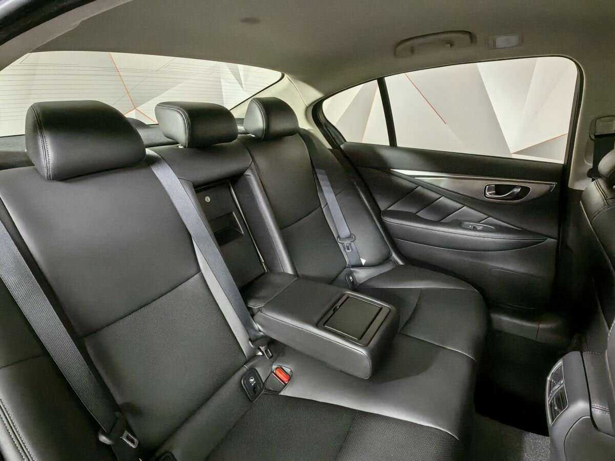 Купить Infiniti Q50 с пробегом. Фото: #12