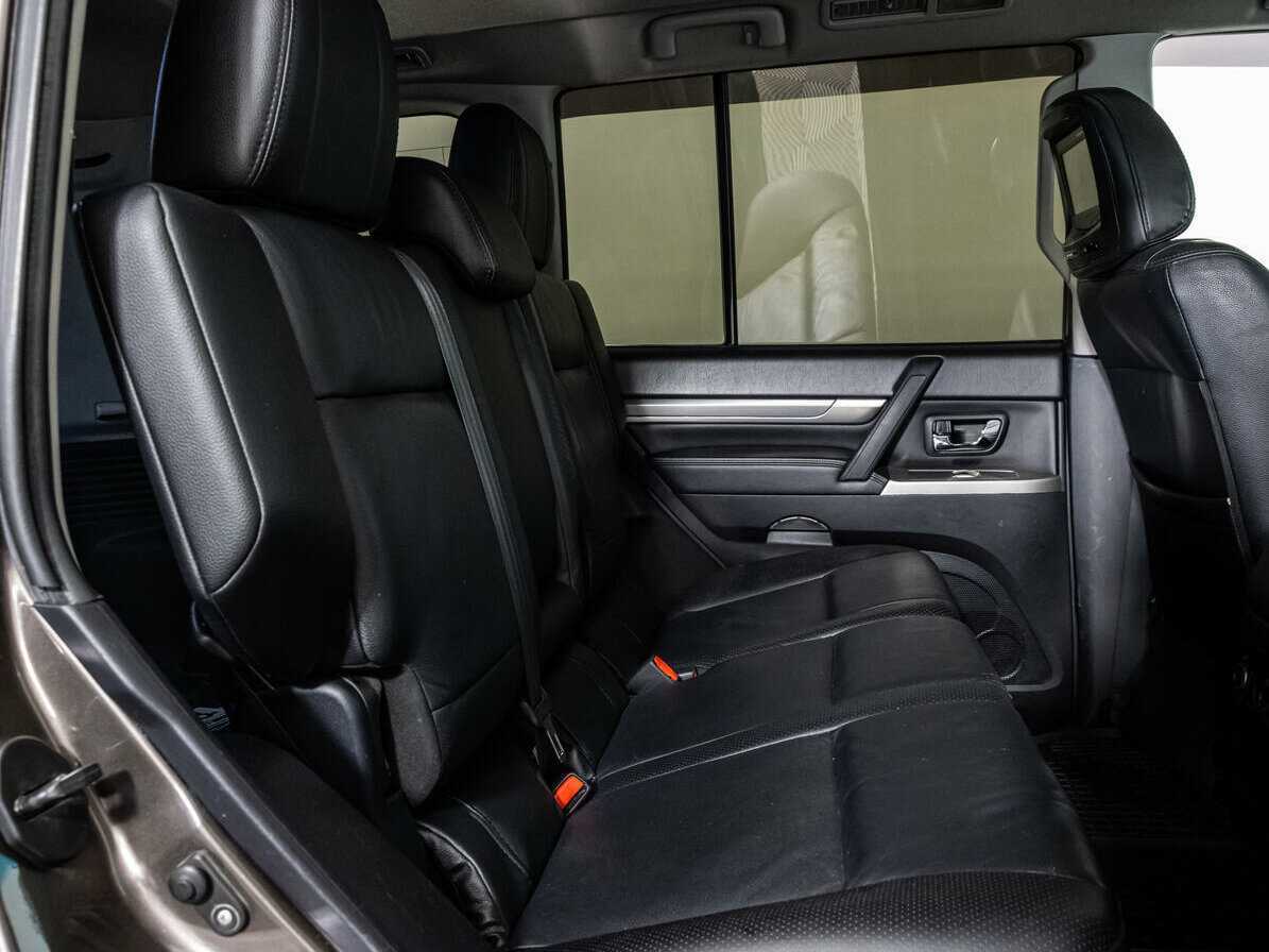 Купить Mitsubishi Pajero с пробегом. Фото: #7