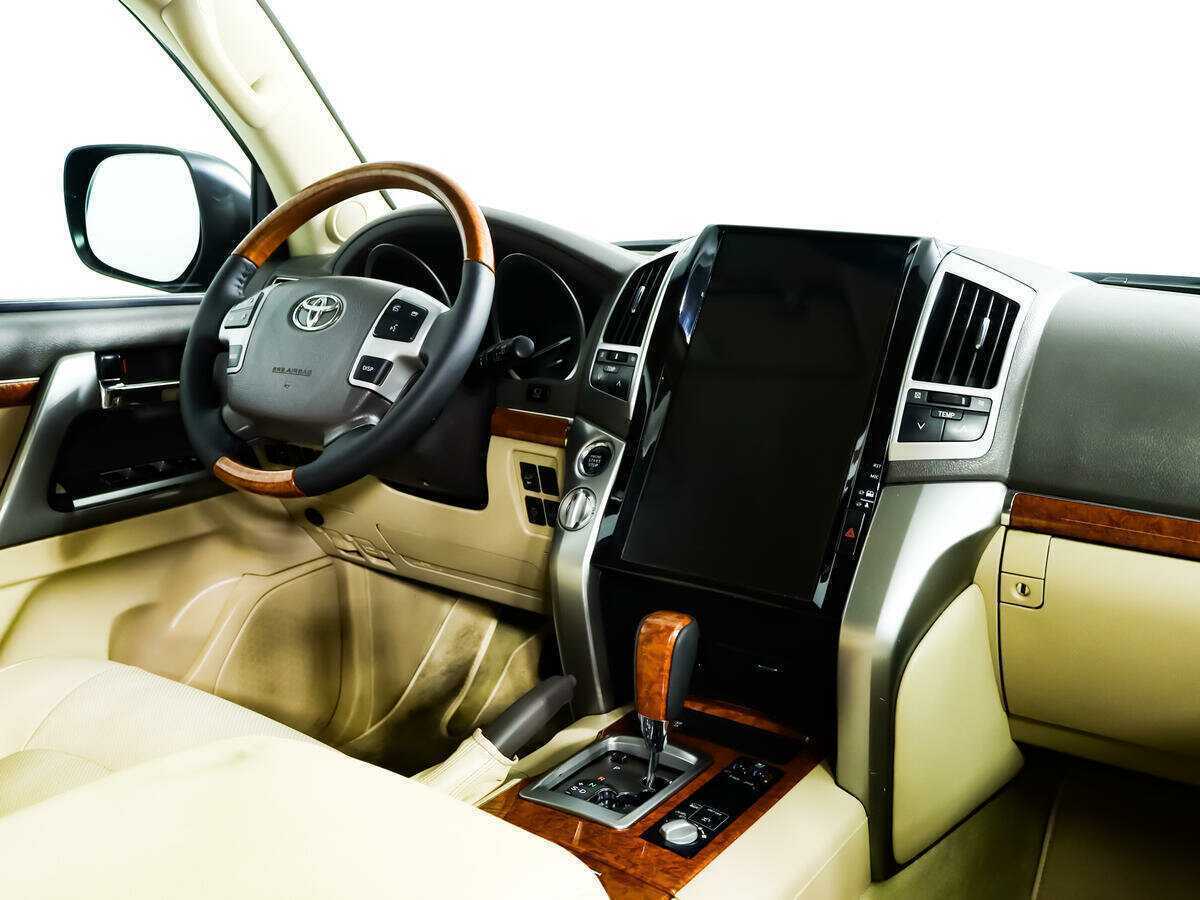 Купить Toyota Land Cruiser с пробегом. Фото: #8