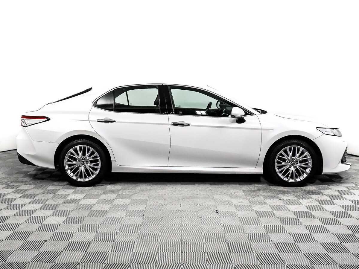 Купить Toyota Camry с пробегом. Фото: #3
