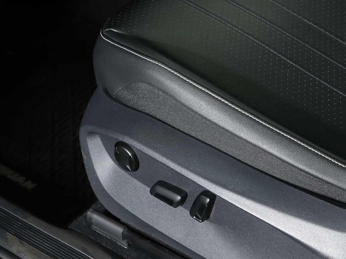 Купить Volkswagen Tiguan с пробегом. Фото: #17