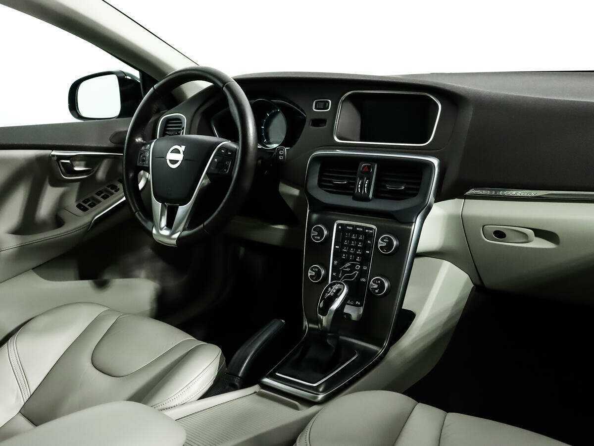 Купить Volvo V40 Cross Country с пробегом. Фото: #12